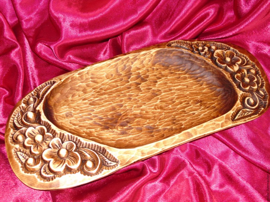 Резьба по дереву подносы