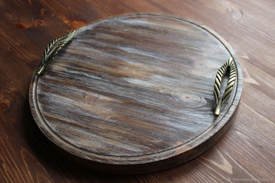 Круглый поднос из дерева