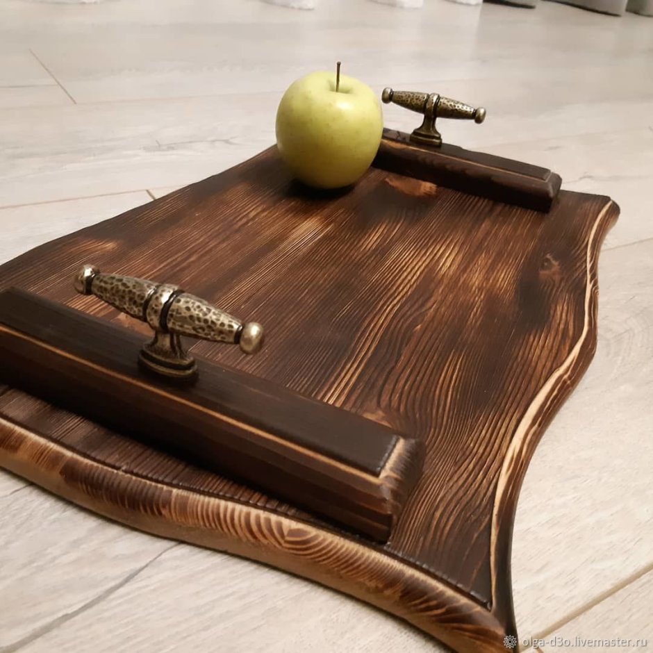 Поднос из дерева