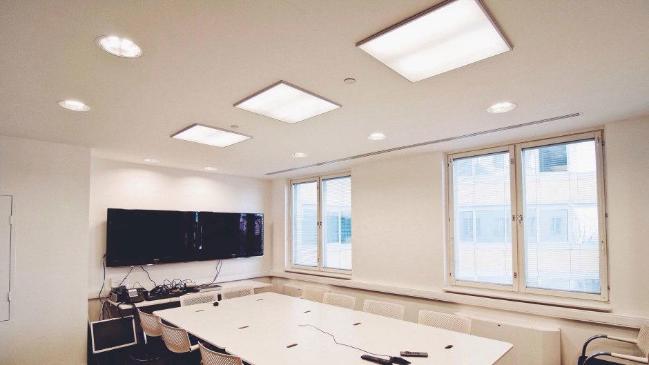 Освещение в офисе