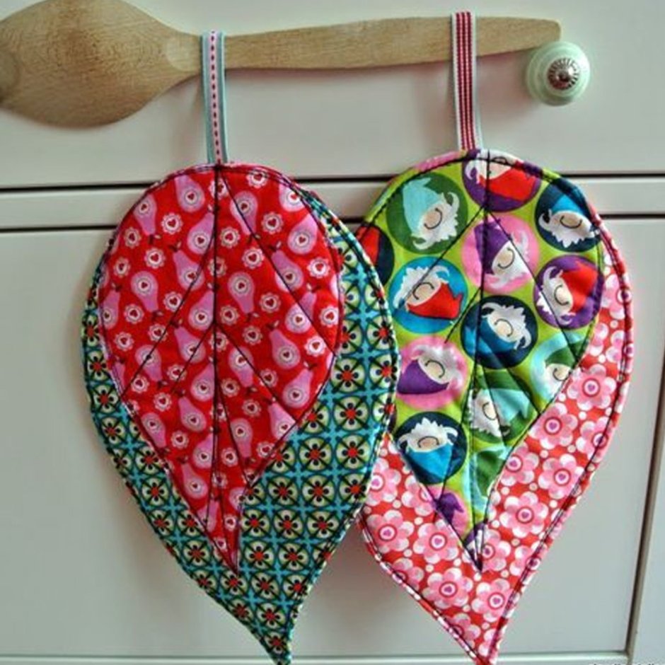 Японская техника кинусайга панно из лоскутков ткани