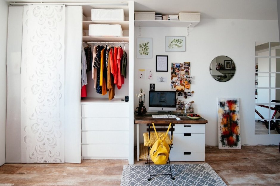 Рабочее место в прихожей