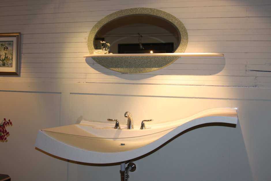 Раковина из искусственного камня в ванную