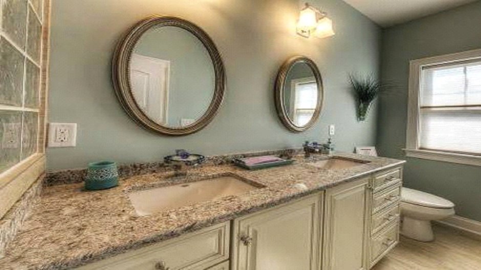 Столешница в ванную комнату