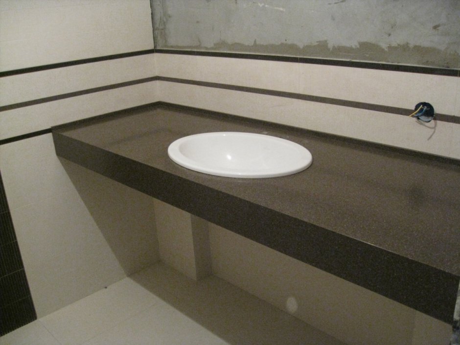 Столешница для раковины из керамогранита в ванную