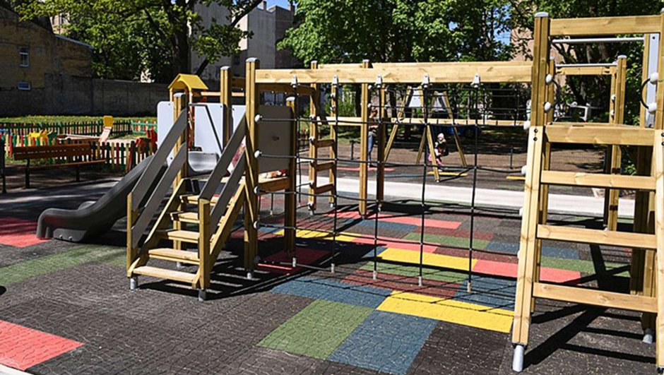 Спортивно-игровая площадка