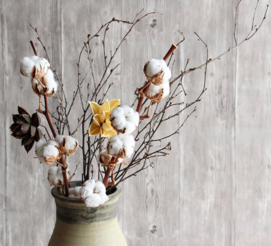 Ваза с ветками