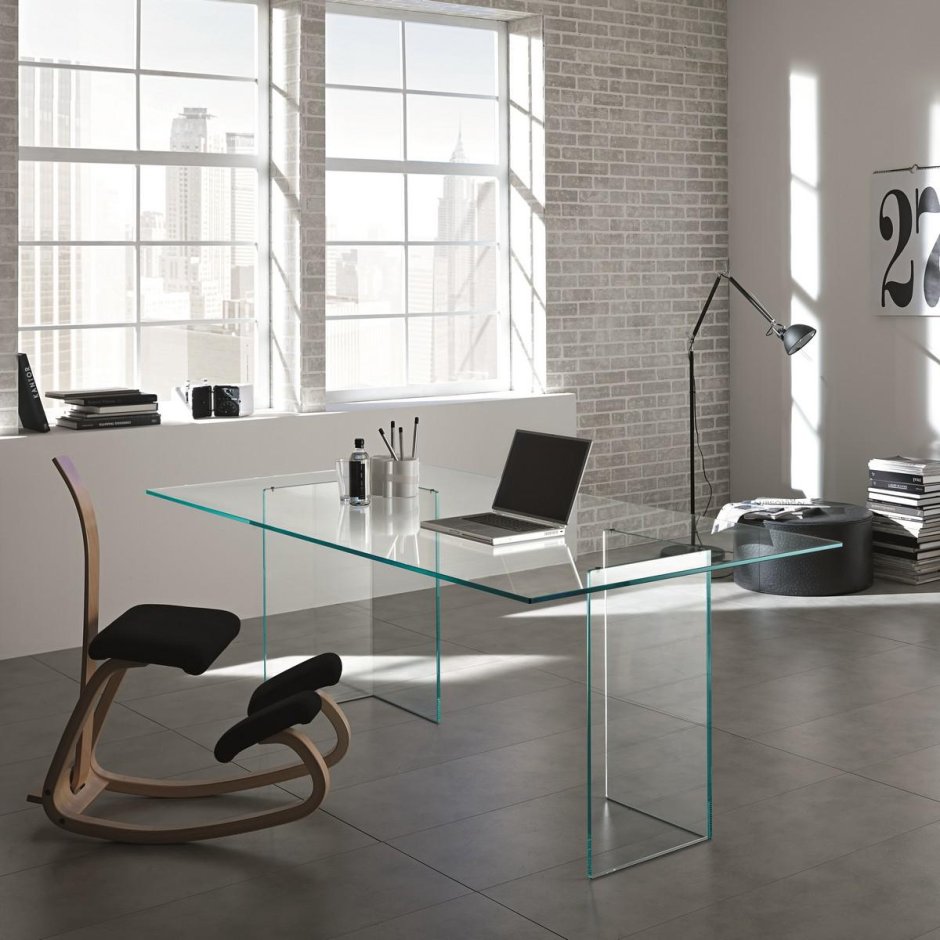 Стеклянный офисный стол