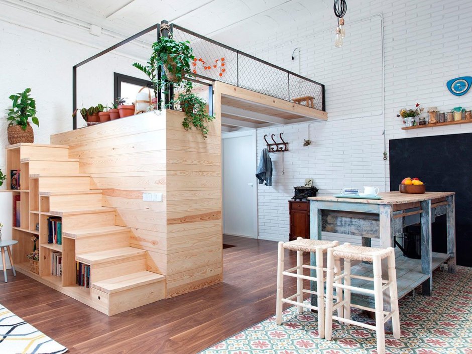 Антресольный этаж в однокомнатной квартире