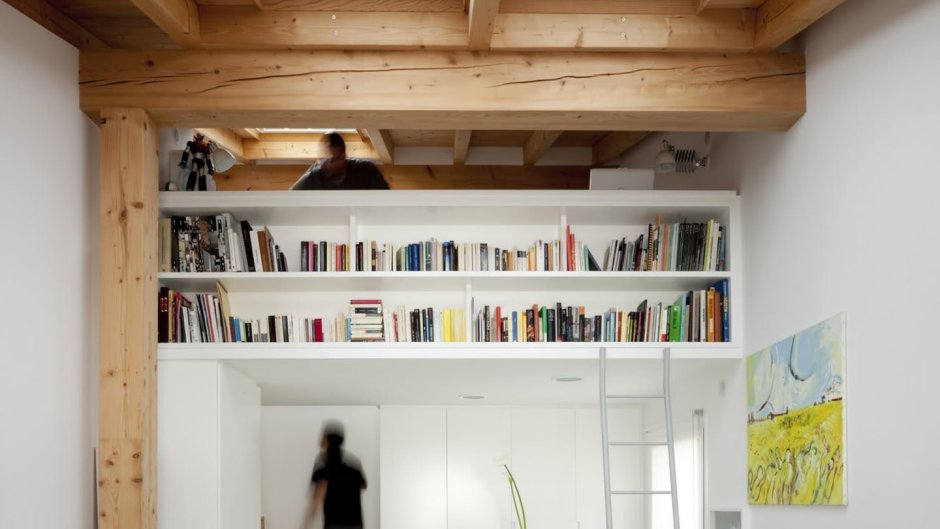 Антресоли в коридоре