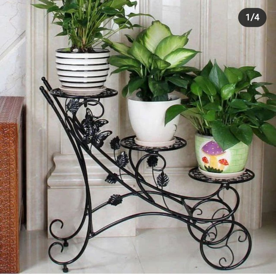 Кованый стеллаж для цветов