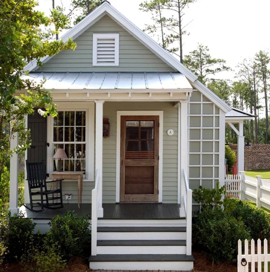 Тини Хаус с террасой маленький