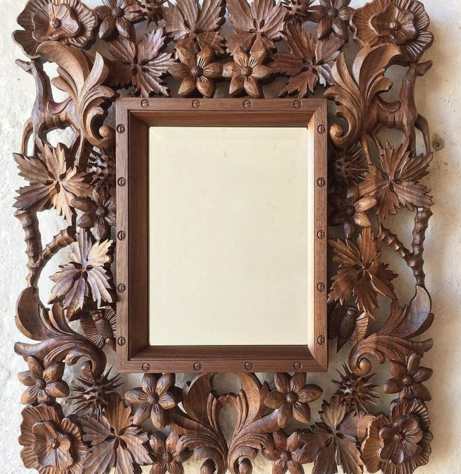 Резная рамка для зеркала