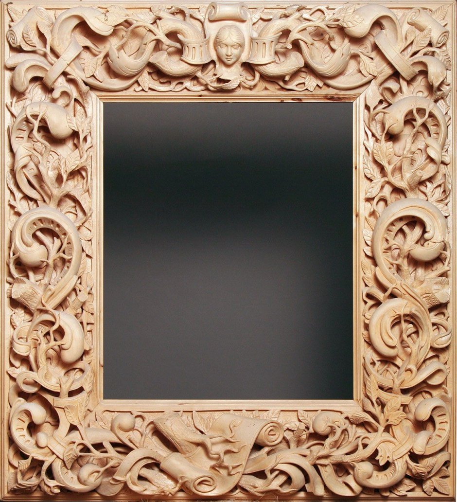 Деревянная резная рамка