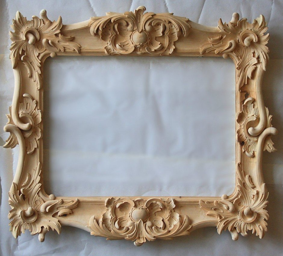 Резная деревянная рама для зеркала