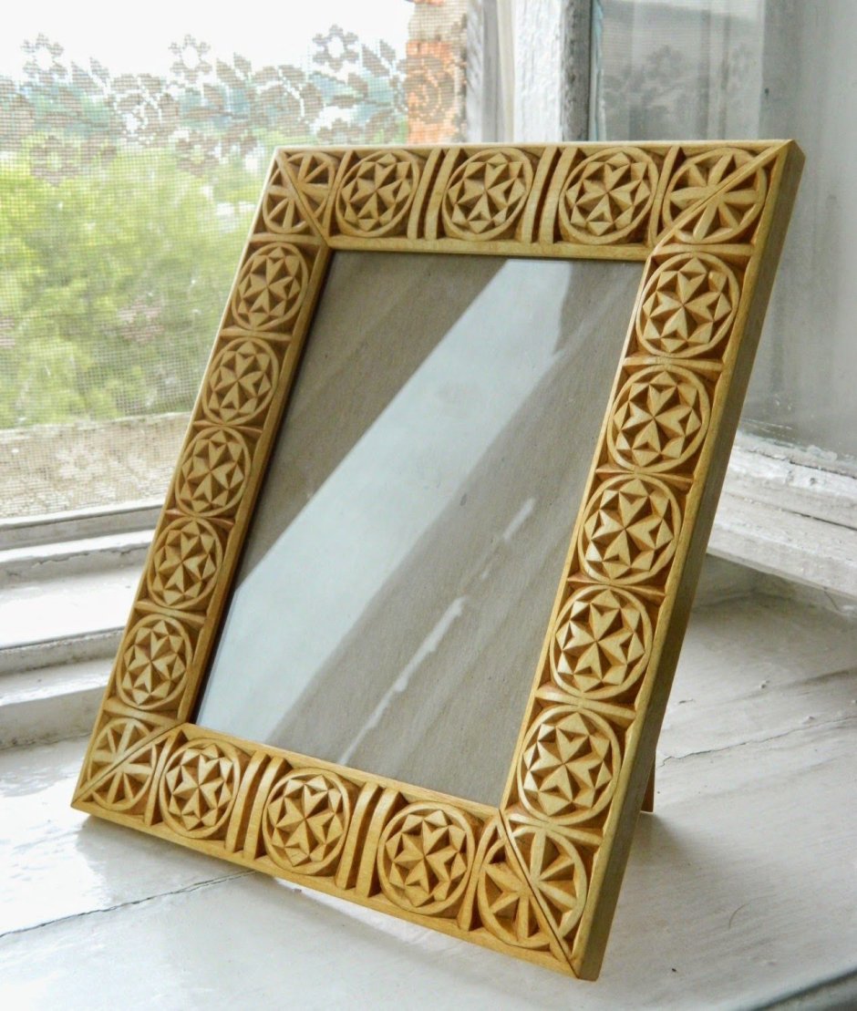Резные фоторамки из дерева