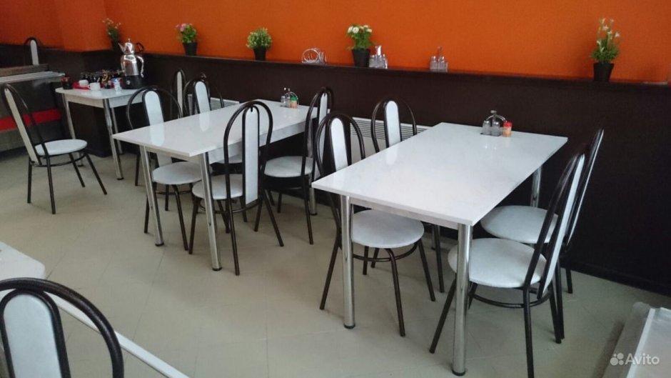 Стол Lakri Round Table