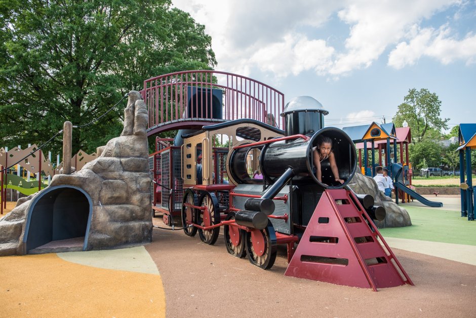 Детская площадка поезд