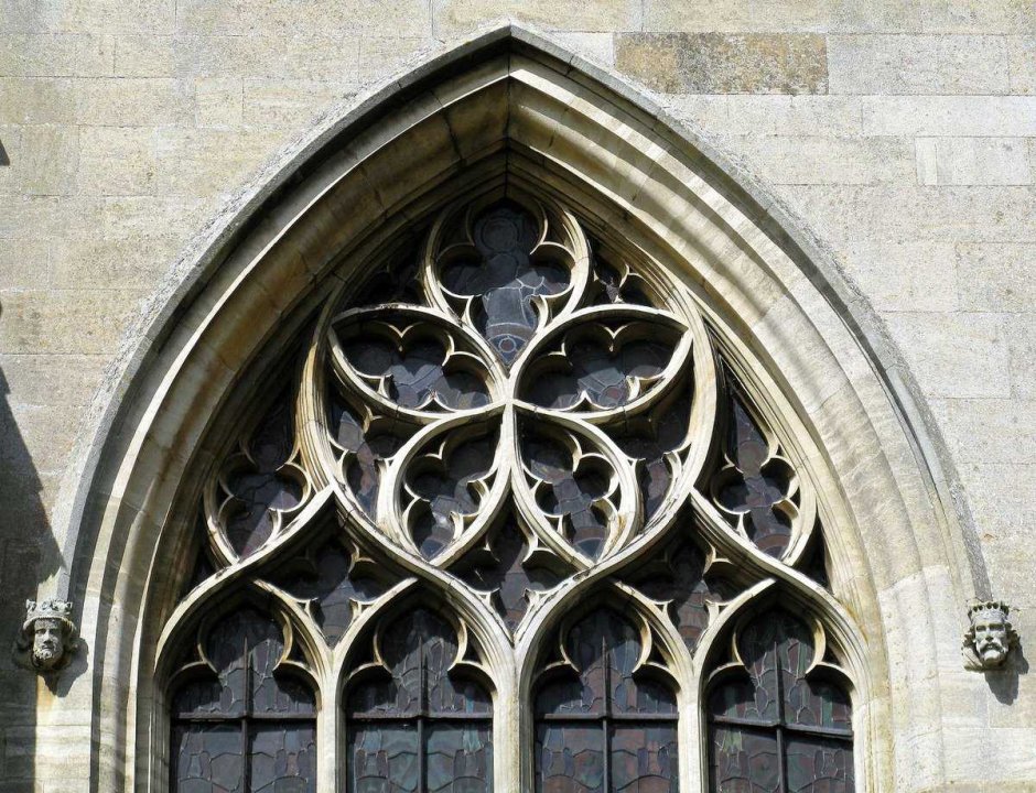 Стрельчатая арка в готической архитектуре