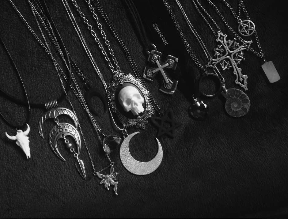 Украшения в стиле Готика