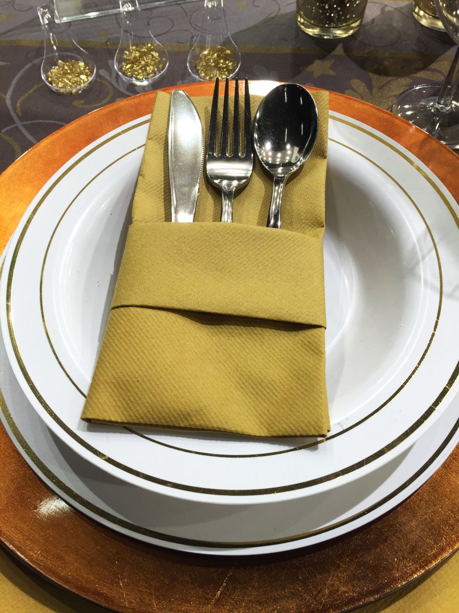 Тканевые салфетки для сервировки стола