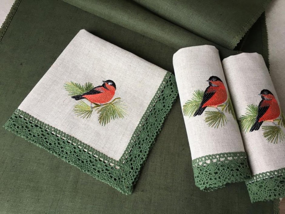 Салфетки с вышивкой для сервировки