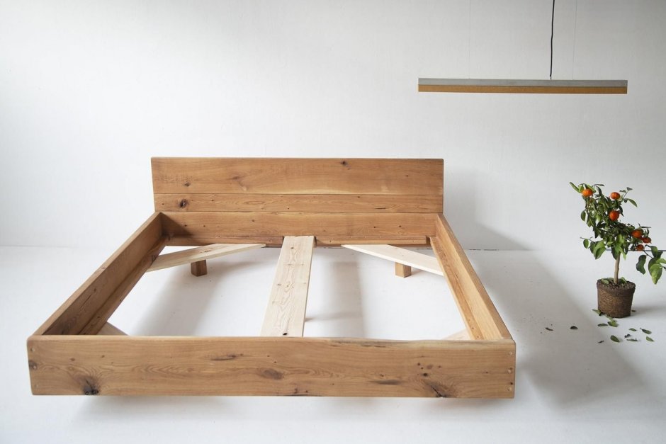 Кровать парящая из мебельного щита