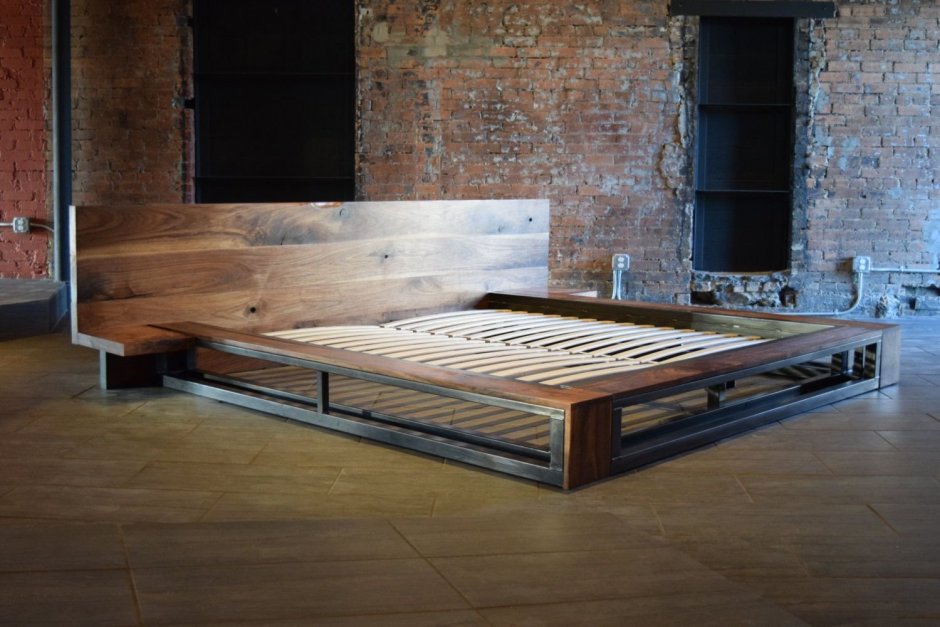 Кровать из обрезной доски