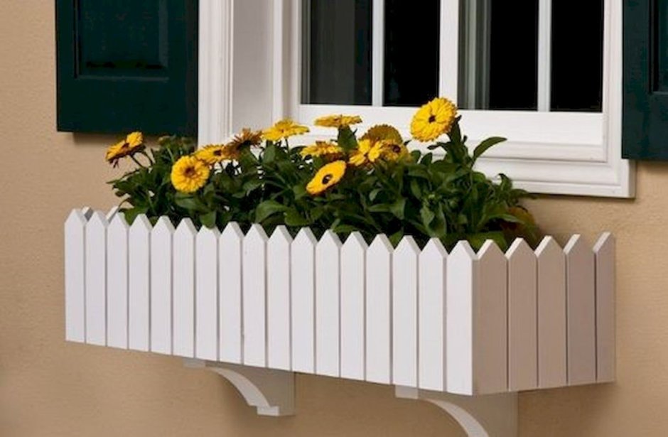 Ящик для цветов под окно