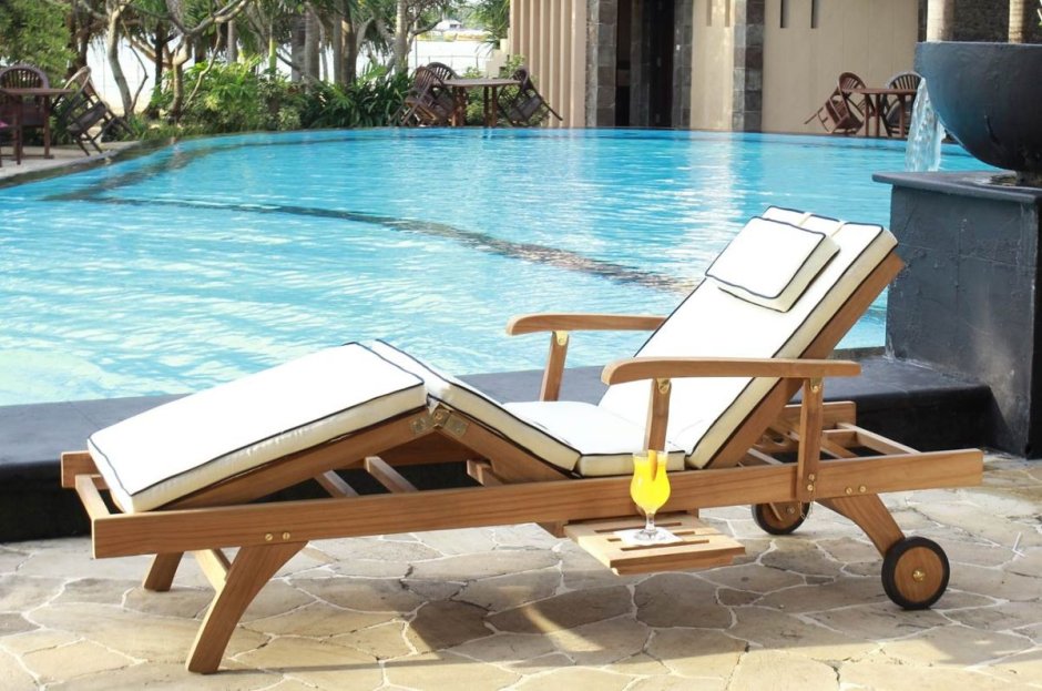 Складывающийся лежак