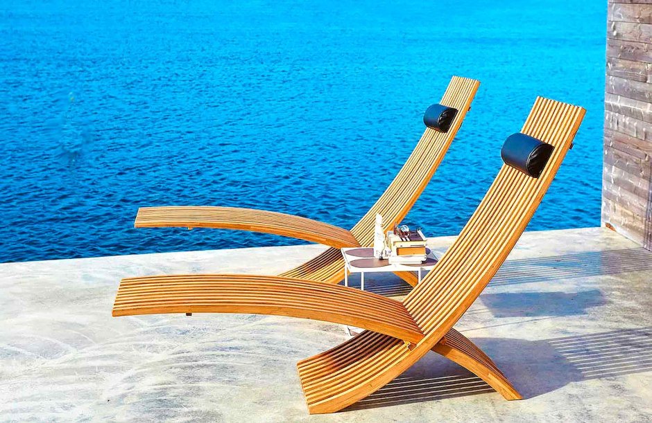 Лежак из дерева