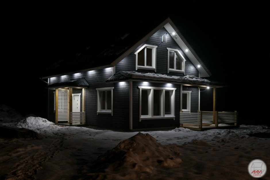 Подсветка фасадов деревянных домов