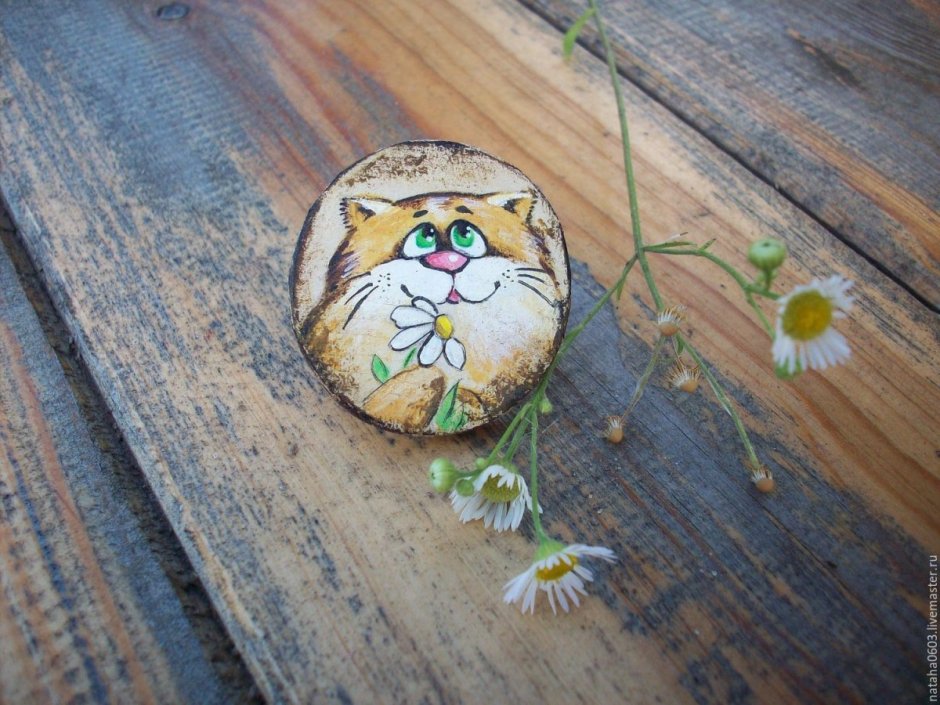 Сова из спилов дерева