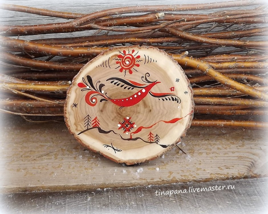 Амулеты на спилах дерева