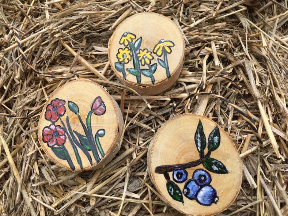 Надписи на спиле дерева