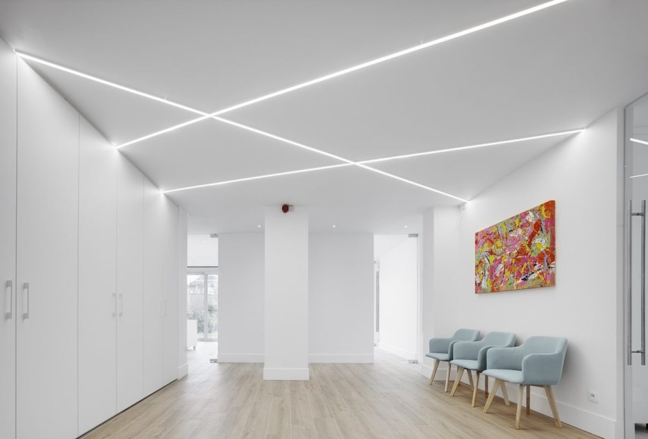 Световые линии в интерьере