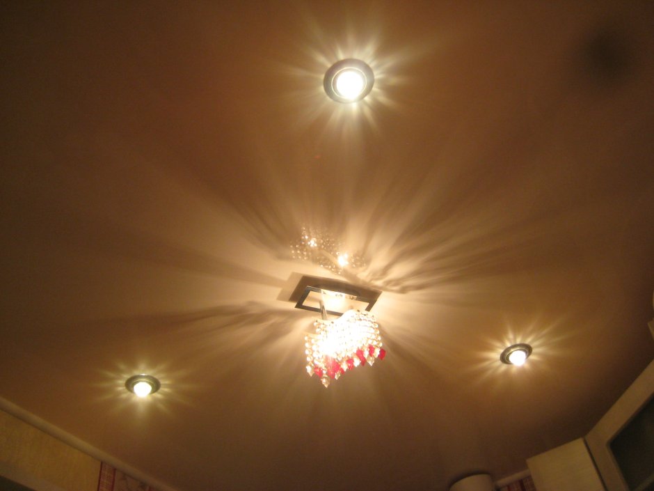 Точечный светильник для подвесных потолков