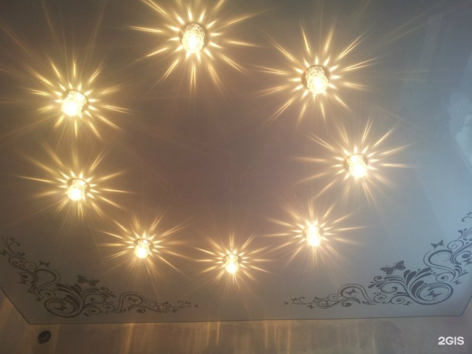 Расположение светильников на натяжном потолке