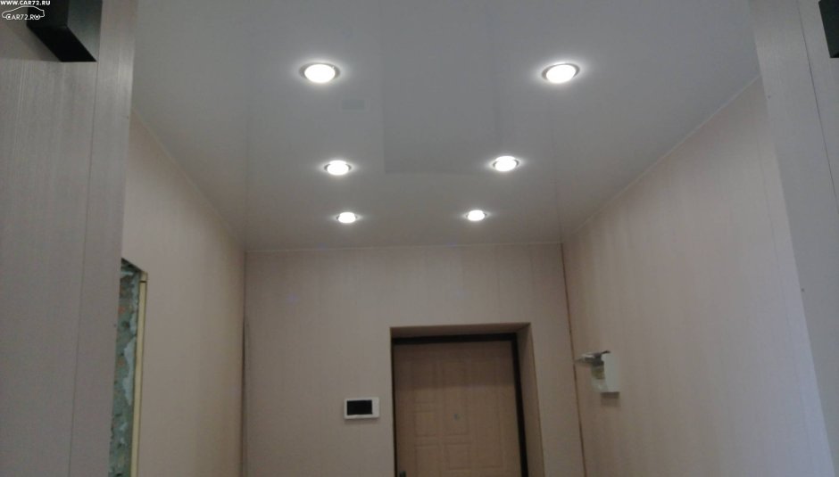 Натяжные потолки с точечной подсветкой