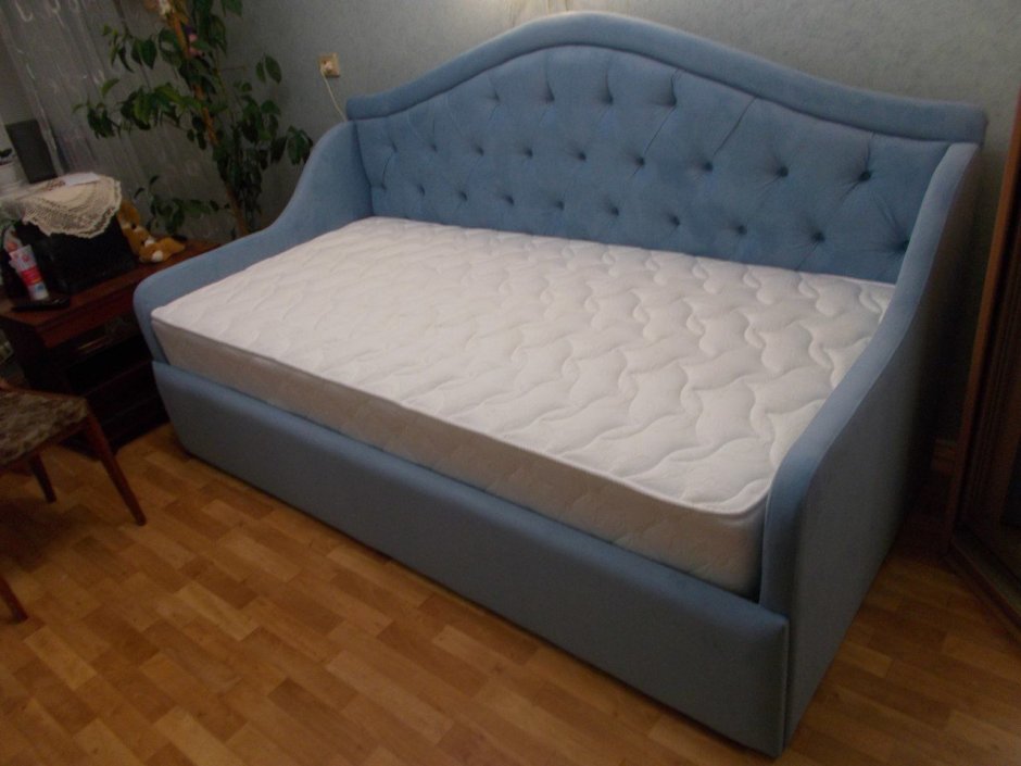 Детские кровати с мягкой спинкой