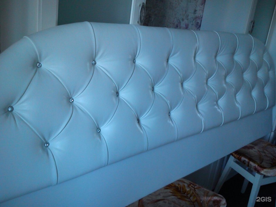 Диван со стразами