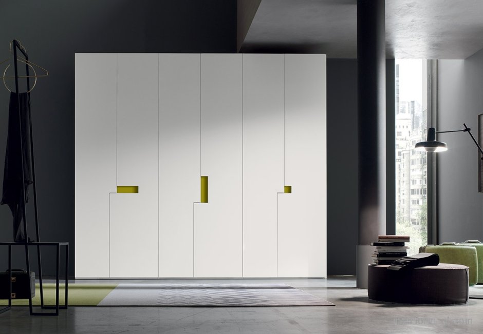 Стильная ручка для распашного шкафа