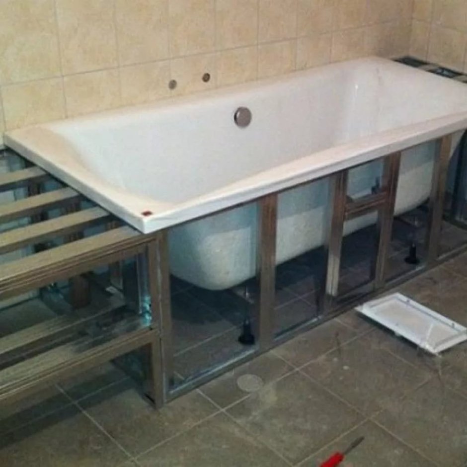 Экран под ванну из гипсокартона с люком