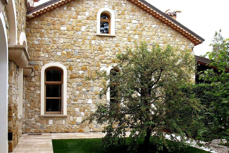 Жилище из камня кирпича мрамора