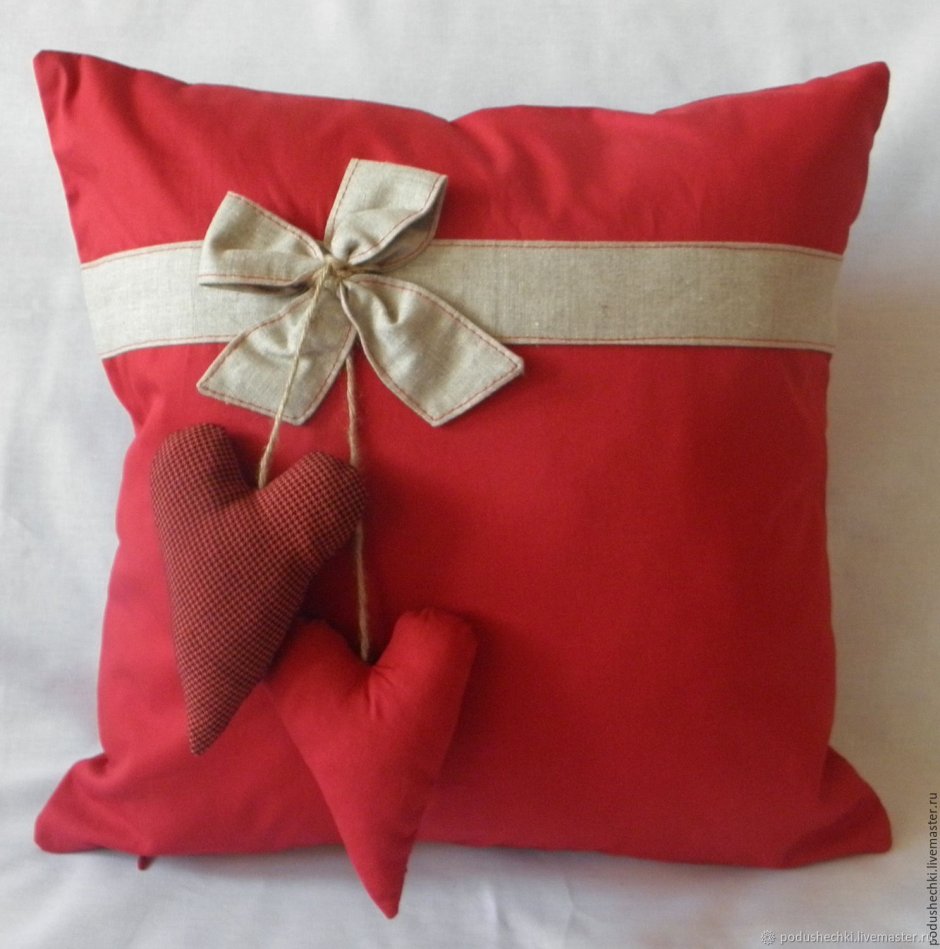 Подушка сердечки