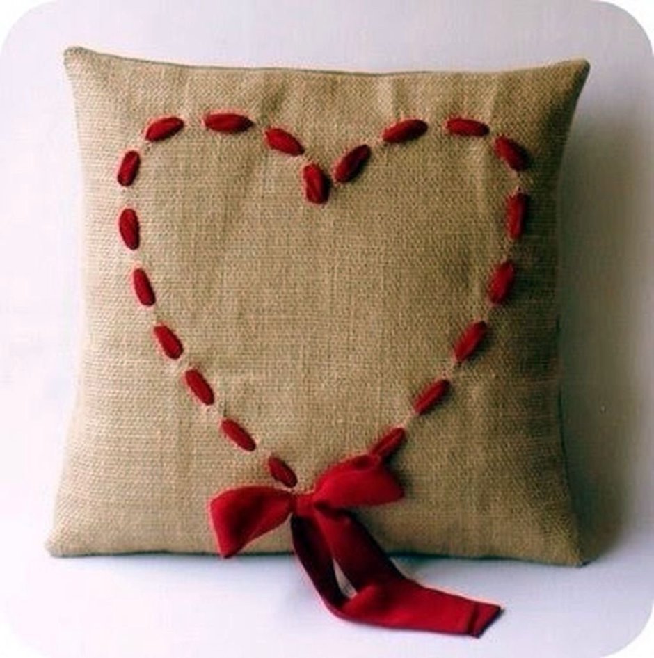 Подушка сердечки