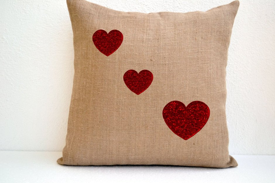 Подушка сердечки