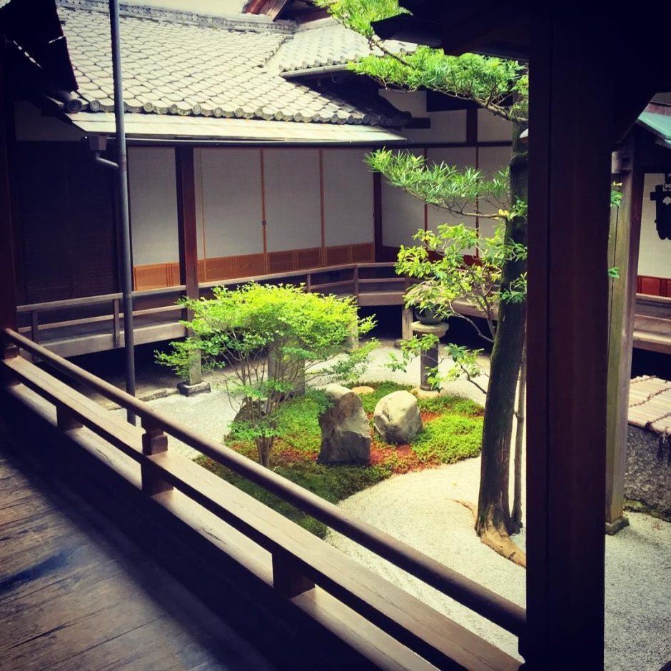 Японская веранда энгава