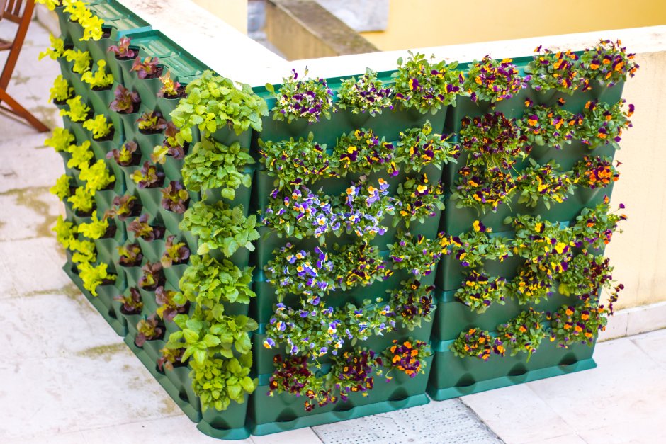 Декоративный заборчик из ящиков