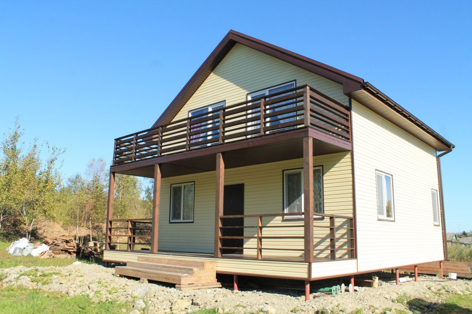 Веранда с балконом